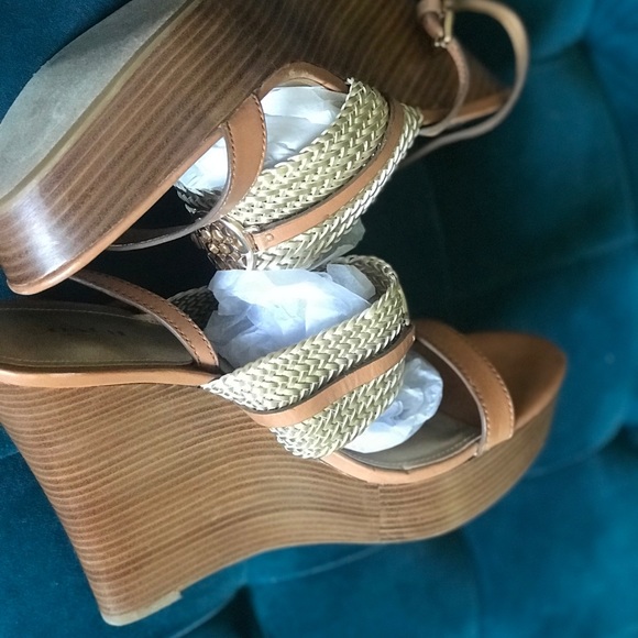 Coach Wedge!! - Picture 3 of 3